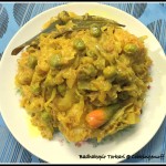 Dry Cabbage Curry / Bandhakopir Tarkari /Cabbage With Peas