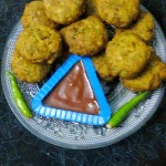 White Chickpeas Fritters/Kabuli Chana Pakoda/Felafel In Bengali Style.
